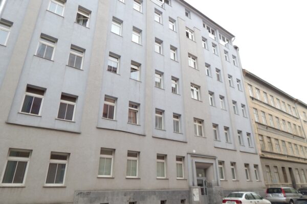 Byt na Spolkové s terasou ve vnitrobloku