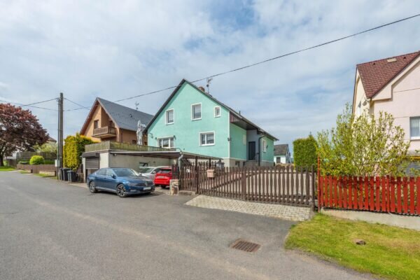 Prodej rodinného domu 5+1, dvojgaráží, saunou, bazénem a zahradou