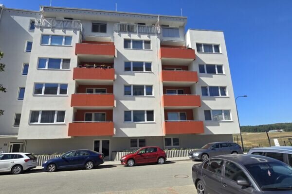 Pronájem bytu 1+kk, komora, balkon, ul. Chvalovka, Brno – Žebětín